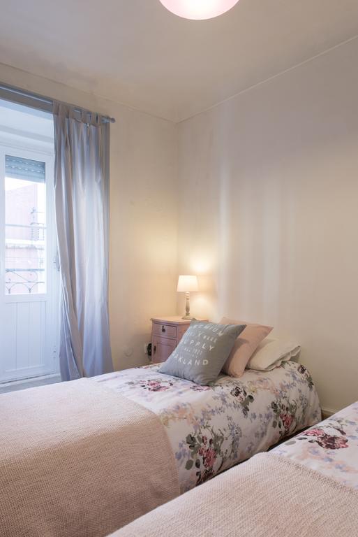 Downtown Doll'S House Apartment Lisbon Bagian luar foto