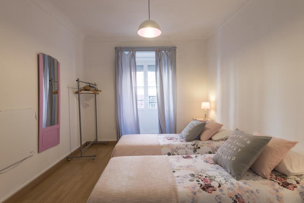 Downtown Doll'S House Apartment Lisbon Bagian luar foto